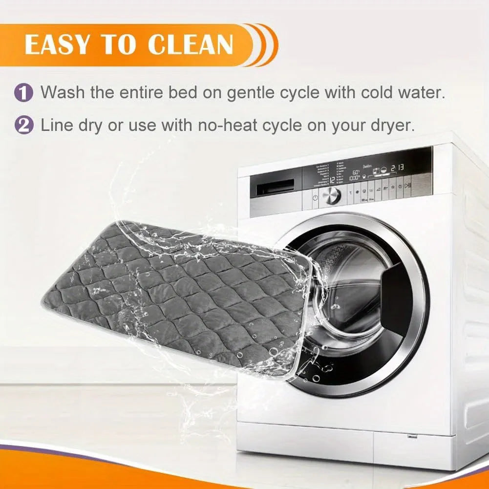 Easy-to-clean self-warming cat bed, safe for machine washing and drying on a gentle cycle.
